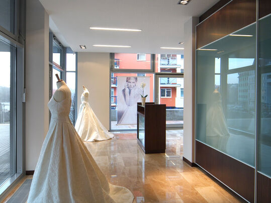 VEWÉ WEDDING SALON
