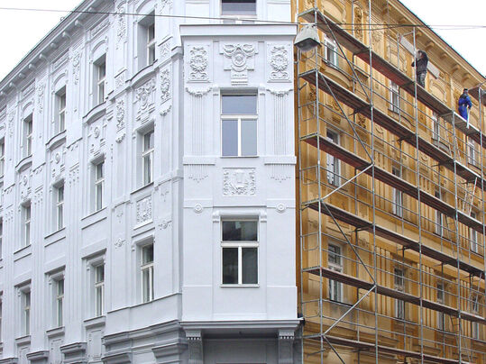 FACADE OF HOUSE ČERNOMOŘSKÁ