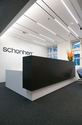 RECEPCE SCHÖNHERR
